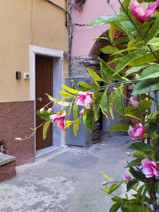 L' Onda Di Manarola Hotel Екстериор снимка